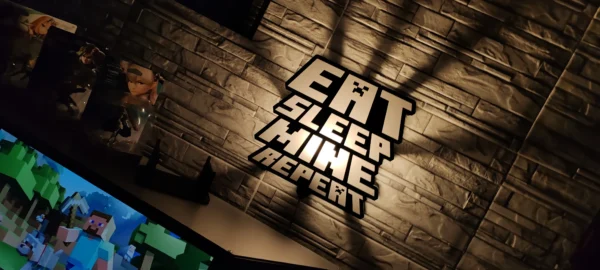 Lámpara MINECRAFT -Eat, Sleep, Mine, Repeat