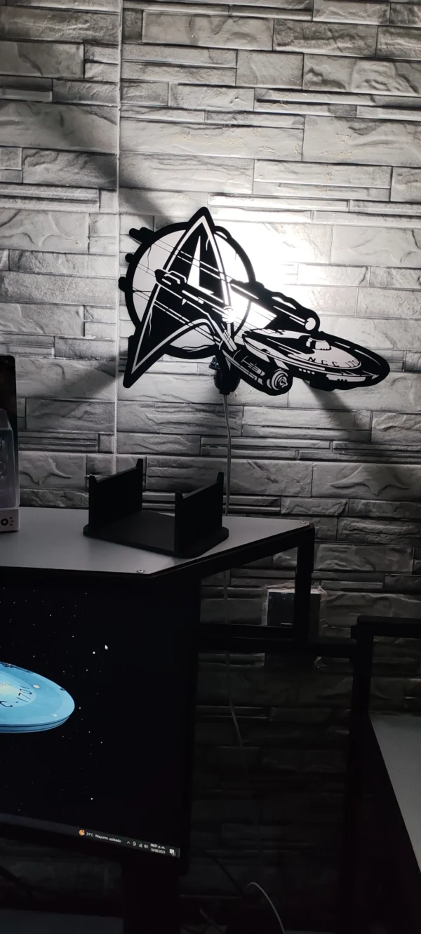 IMG_20250818_180141 Lámpara Star Trek USS Enterprise