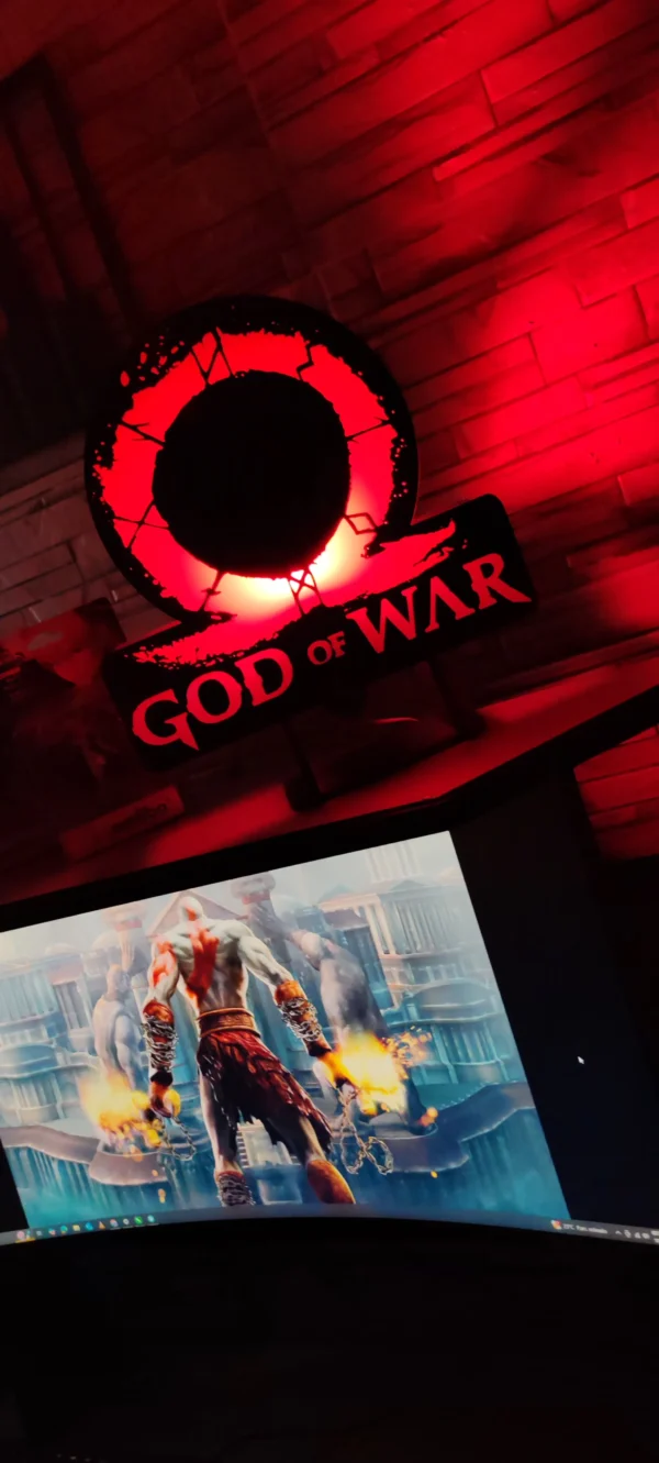 IMG_20250810_143908 Lámpara God of War Símbolo Omega
