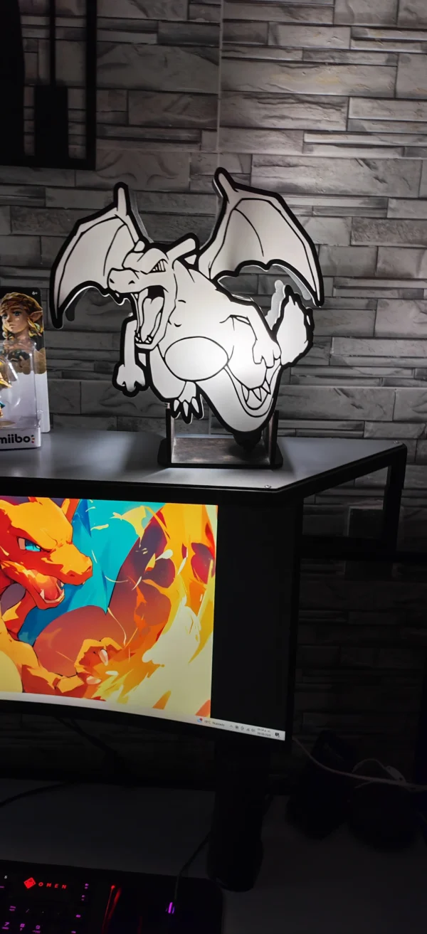 IMG_20260609_180449_1 Lámpara Charizard